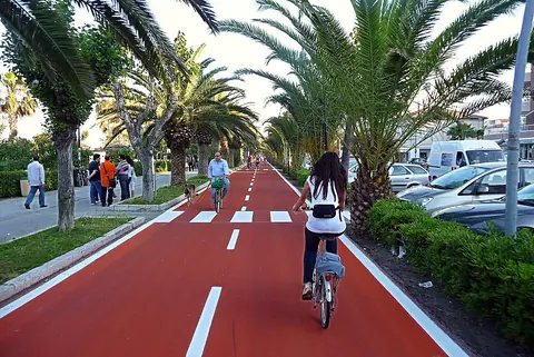 The seafront cycle path in Alba Adriatica