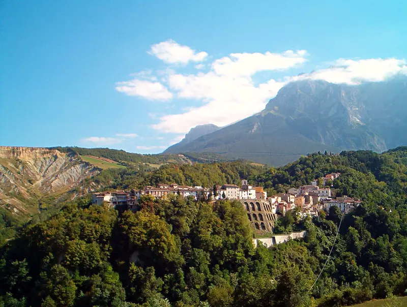 Castelli below Monte Camicia