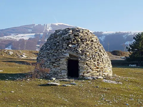 A stone shepherd's hut on the Montagna dei Fiori
